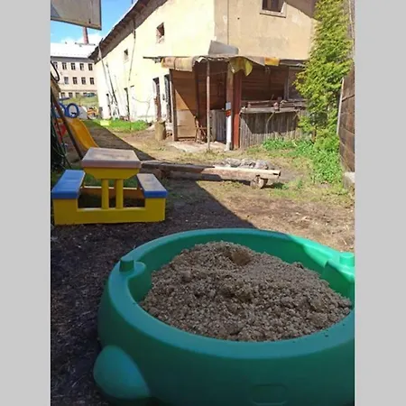 Apartmán 3+1 S Krbem A Zahrádkou Na úpatí Krušných Hor Apartamento *