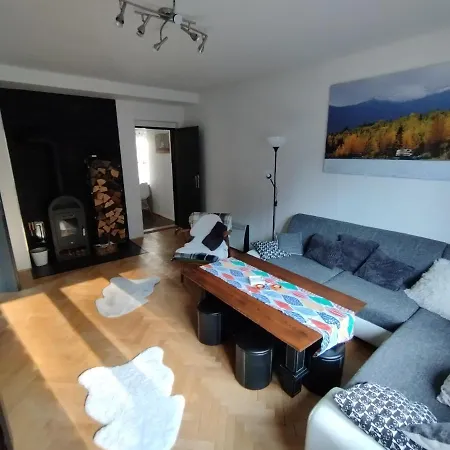 Apartmán 3+1 S Krbem A Zahrádkou Na úpatí Krušných Hor Apartamento
